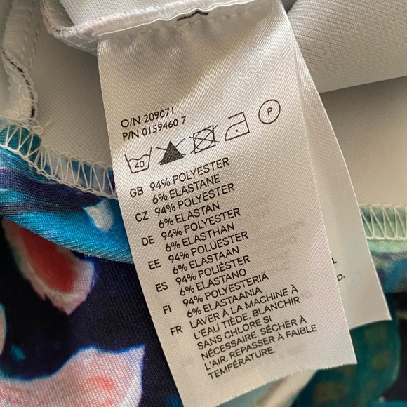 H&M MULTI COLOR FIT & FLARE SLIP ON SLEEVELESS TOP SIZE MEDIUM🌟EUC🌟 - Picture 9 of 10